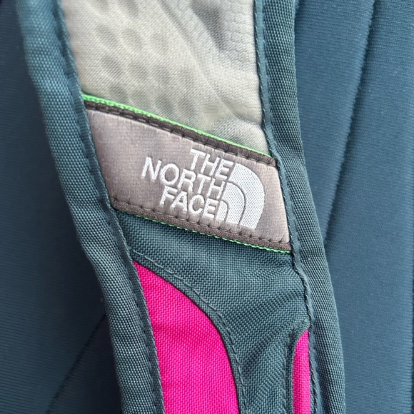 The North Face Vault Hiking Backpack Schoolbag Pink Lime Green Gray Used Cond Z7 - Picture 3 of 5